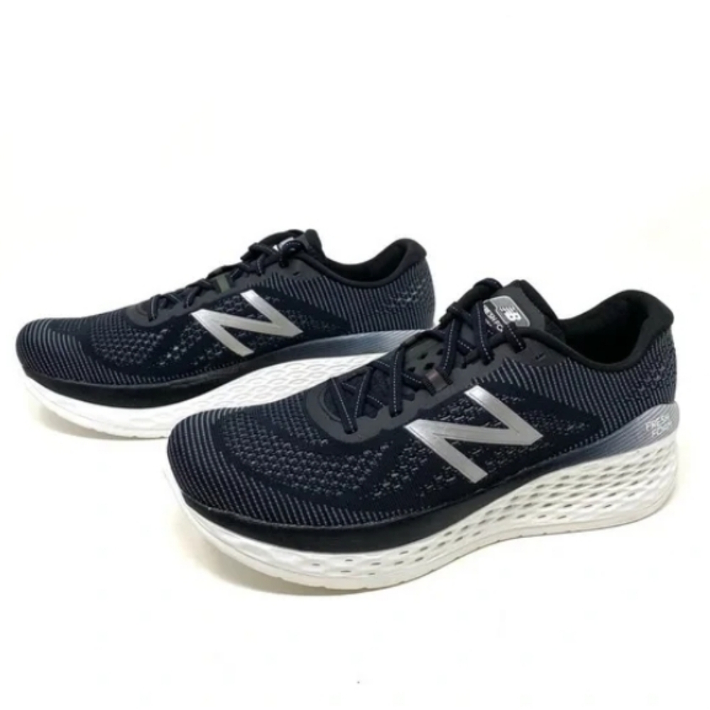 Men sports shoes